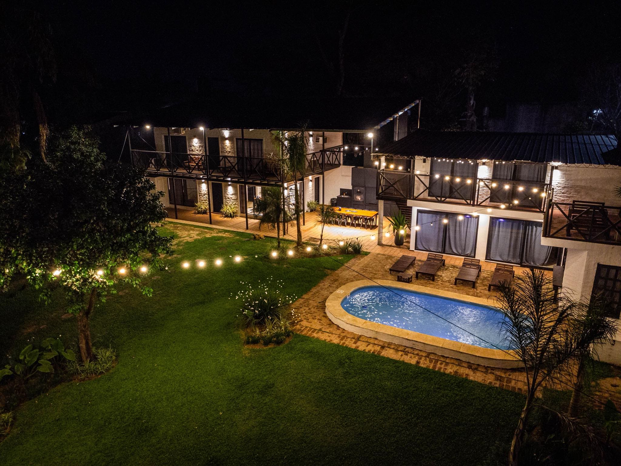 El lodge de noche